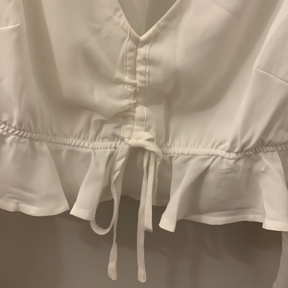 NEW WOMENS FASHIONNOVA TIMELESS RUFFLE BLOUSE SIZE S COLOR IVORY - Picture 6 of 8
